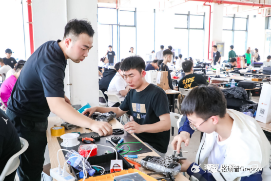 大灣區(qū)數智競技格斗機器人大賽